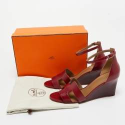 Pre Owned صندل هيرمس ليجيند جلد لامع خمري كعب روكي مقاس 42