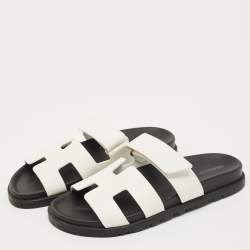 مملوكة مسبقًا صندل فلات سلايد هيـرمس شيـبـر جلـد أبـيـض مقاس 38.5