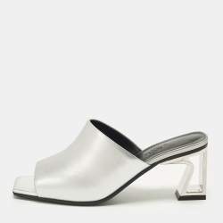 مملوكة مسبقًا Hermes kylie Size 39 Silver Leather Slide Sandals