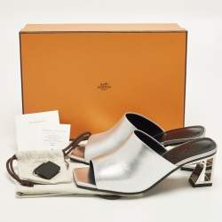 مملوكة مسبقًا Hermes kylie Size 39 Silver Leather Slide Sandals