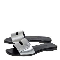 Pre Owned Hermes Silver Leather Flat Slides Size 38.5