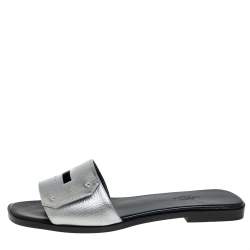 Pre Owned Hermes Silver Leather Flat Slides Size 38.5