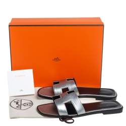 Pre Owned Hermes Silver Leather Oran Flat Slides Size 38
