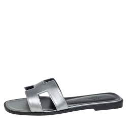 Pre Owned Hermes Silver Leather Oran Flat Slides Size 38