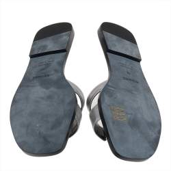 مملوكة مسبقًا Hermes Metallic Silver Leather Oran Flat Sandals Size 38