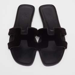 مملوكة مسبقًا Hermes Black Fur Oran  Sandals Size 36