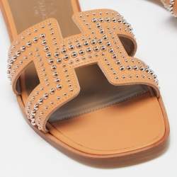 مملوكة مسبقًا صندل سلايد هيرمس أوران فلات جلد خوخي مرصع مقاس 37.5