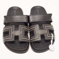 مملوكة مسبقًا Hermès  Black Studded Leather Chypre Slides Size 37