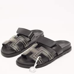 مملوكة مسبقًا Hermès  Black Studded Leather Chypre Slides Size 37