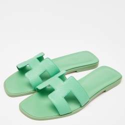 مملوكة مسبقًا Hermes Green Leather Oran Flat Slides Size 38