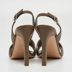 مملوكة مسبقًا صندل هيرمس فتحة كعب نايت جلد بنى مقاس 39.5 