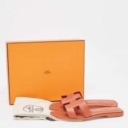 مملوكة مسبقًا Hermès Brown Leather Oran Flat Slides Size 38