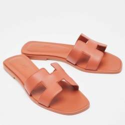 مملوكة مسبقًا Hermès Brown Leather Oran Flat Slides Size 38