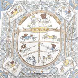 مملوكة مسبقًا Hermes Blue White Silk Scarf