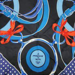 مملوكة مسبقًا Hermes Silk Blue Giant Triangle Scarf
