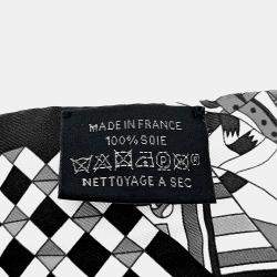 مملوكة مسبقًا وشاح هيرمس تويلي حرير متعدد الألوان