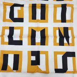 مملوكة مسبقًا Hermes Multicolor Silk Scarf