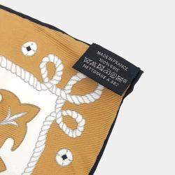 مملوكة مسبقًا وشاح هيرمس حرير بني وأبيض