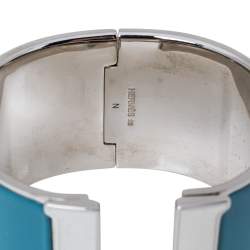 Pre Owned Hermès Clic Clac H Blue & White Enamel Palladium Plated Extra Wide Bracelet PM