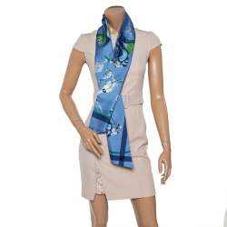 Pre Owned Hermes Blue Tout en Carre Chevron Silk Maxi Twilly Cut Scarf
