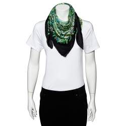Pre Owned Hermès Green  Au Coeur De La Printed Silk Square Scarf 