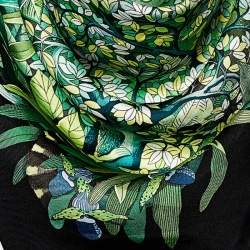 Pre Owned Hermès Green  Au Coeur De La Printed Silk Square Scarf 