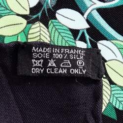 Pre Owned Hermès Green  Au Coeur De La Printed Silk Square Scarf 