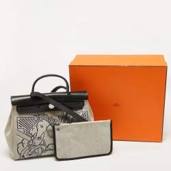 Pre Owned Hermes Ecru/Noir/ Bleu Indigo Toile H and Vache Hunter Pegase Pop Herbag Zip 31 Bag