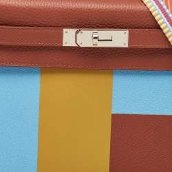 Pre Owned Hermès Brique/Celeste/Cardamome Clemence/Tadelakt/Chevre Leather Palladium Finish Kellygraphie "Lettre E" Kelly Sellier 28 Bag