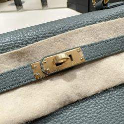 Pre Owned Hermes Almond Green Togo Leather Kelly 25 bag