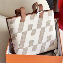Pre Owned Hermes Cabas Hen Biais 40 Gold Canvas Tote Bag