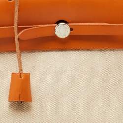 مملوكة مسبقًا حقيبة هيرميس هيرباج 39 قماش تويل باللون الخاكي الطبيعي وجلد فاش