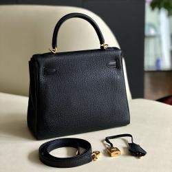مملوكة مسبقًا Hermes Kelly 25 Black Leather Shoulder Bag