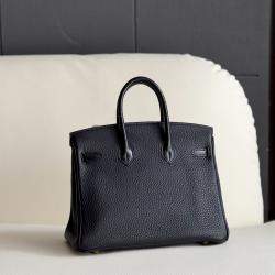 مملوكة مسبقًا حقيبة هيرمس بيركن 25 سوداء من توغو وت�ماسيح بتشطيبات ذهبية