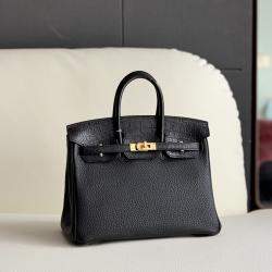 مملوكة مسبقًا حقيبة هيرمس بيركن 25 سوداء من توغو وتماسيح بتشطيبات ذهبية