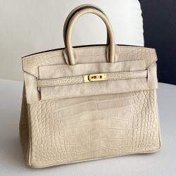 مملوكة مسبقًا حقيبة هيرمس بيركين 25 جلد تمساح غير لامع رمادي ترنش إكسسوار ذهب
