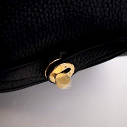 Pre Owned Hermes Noir Clemence Mini Lindy 20
