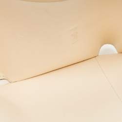 مملوكة مسبقًا Hermes Bearn Nata/Beige Sable Epsom Leather and Crocodile Compact Wallet