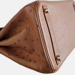 مملوكة مسبقًا Hermes Camel Ostrich Leather Gold Finish Birkin 30 Handbag