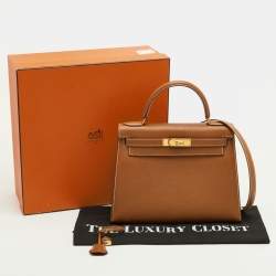 مملوكة مسبقًا Hermes Kelly Sellier 28 Gold Epsom Leather Gold Finish Top Handle Bag