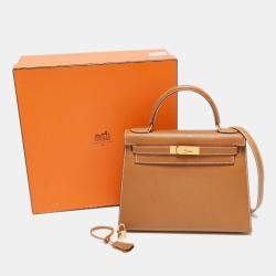 مملوكة مسبقًا Hermes Kelly Sellier 28 Gold Courchevel Leather Gold Finish Top Handle Bag