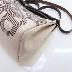 مملوكة مسبقًا Hermes Ecru/Noir Canvas Herbag Cabine