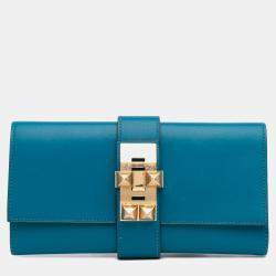 مملوكة مسبقًا Hermes Blue Tadelakt Medor Clutch 23