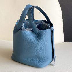 مملوكة مسبقًا Hermes Picotin Lock 18 Denim Blue with palladium hardware