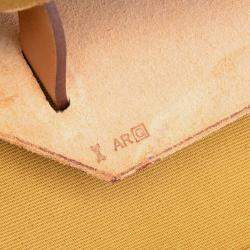مملوكة مسبقًا Hermes Brown Yellow Toile Herbag Zip 31