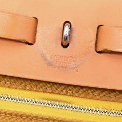 مملوكة مسبقًا Hermes Brown Yellow Toile Herbag Zip 31