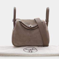 مملوكة مسبقًا Hermes Lindy Mini 20 Gris Caillou Etoupe Grizzly Suede Top Handle Bag