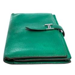 Pre Owned Hermes Menthe Chevre Leather Bearn Gusset Wallet