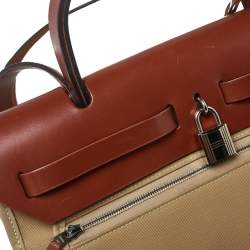 مملوكة مسبقًا Hermes Toile Trench Vache Hunter Leather Herbag Zip 31 Bag