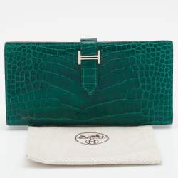Pre Owned Hermes Vert Emeraude Shiny Alligator Leather Bearn Wallet